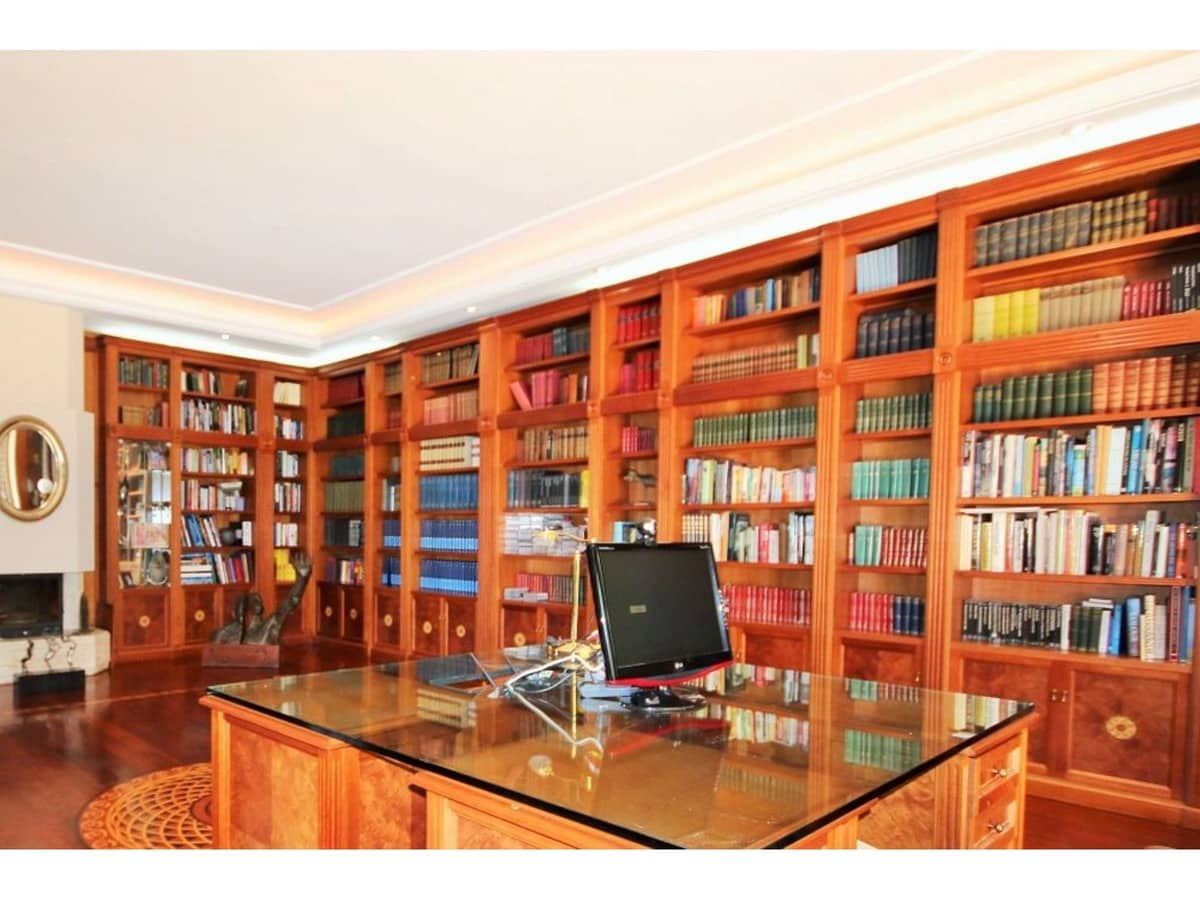 10 bedroom Villa for sale in La Zagaleta - € 9,995,000 (Ref: 9472362)