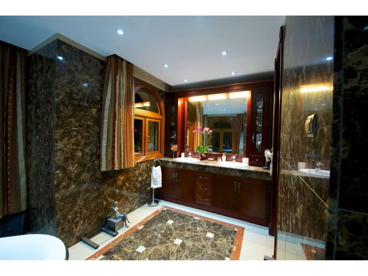 10 bedroom Villa for sale in La Zagaleta - € 9,995,000 (Ref: 9472362)