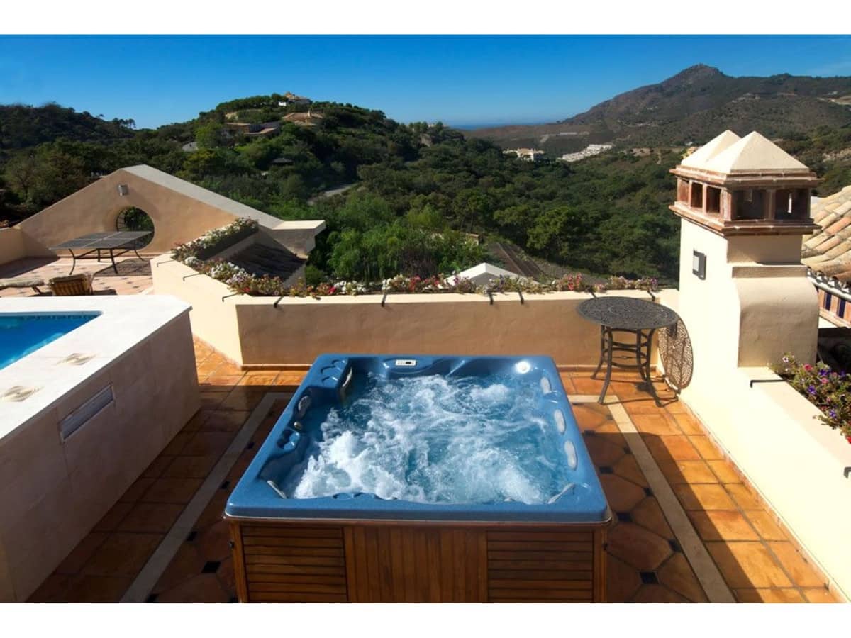 10 bedroom Villa for sale in La Zagaleta - € 9,995,000 (Ref: 9472362)