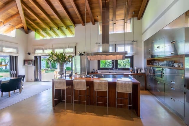 Chalet de 8 habitaciones en La Zagaleta, Benahavís en venta con piscina garaje - 9.900.000 € (Ref: 9472363)