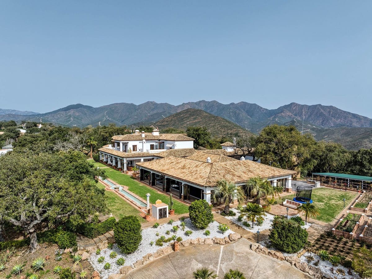 7 slaapkamer Villa te koop in La Mairena - € 7.975.000 (Ref: 9472366)