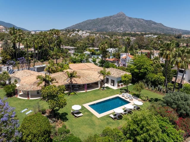 5 bedroom Villa for sale in Nueva Andalucia, Marbella - € 6,995,000 (Ref: 9472373)