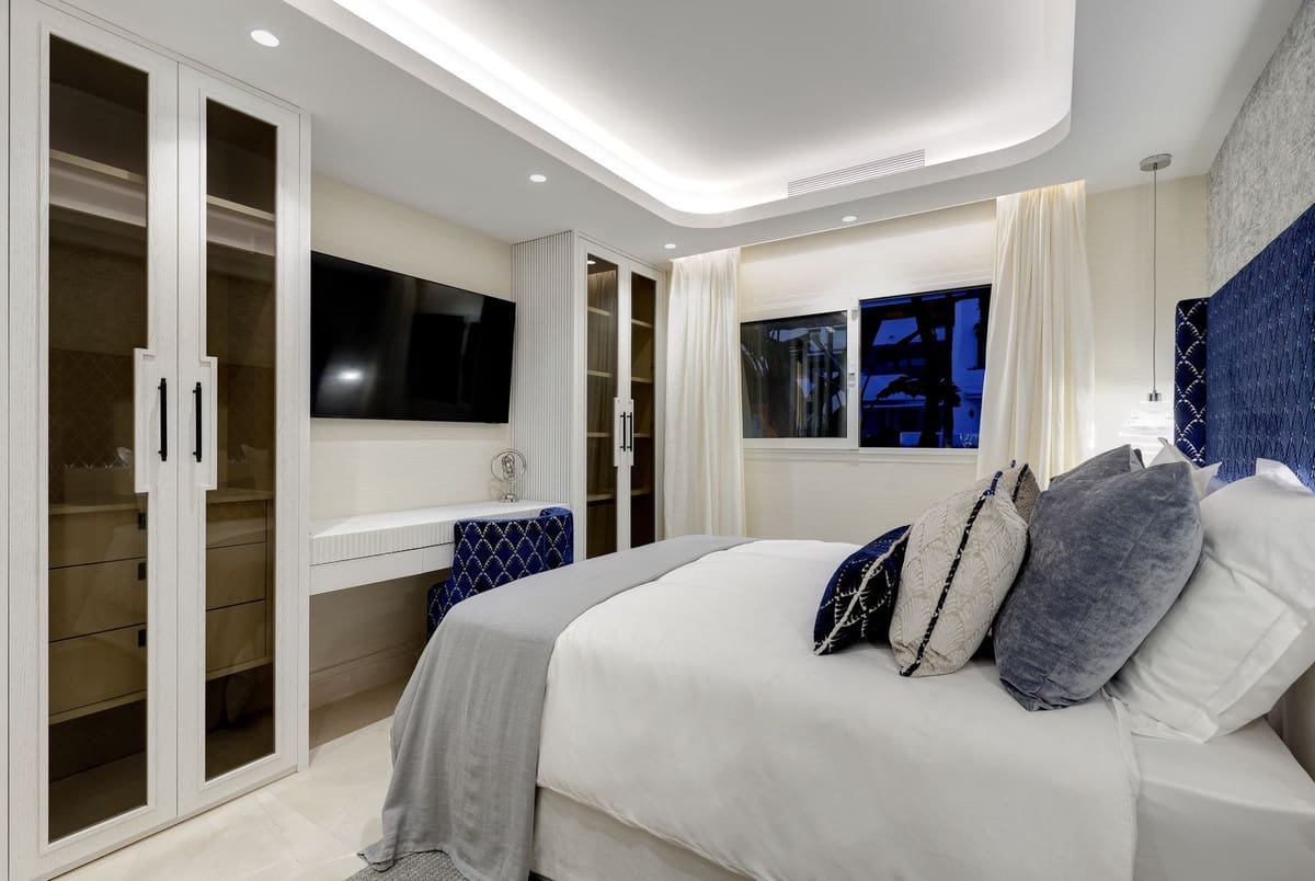 3 bedroom Apartment for sale in Golden Mile - € 6,995,000 (Ref: 9472374)