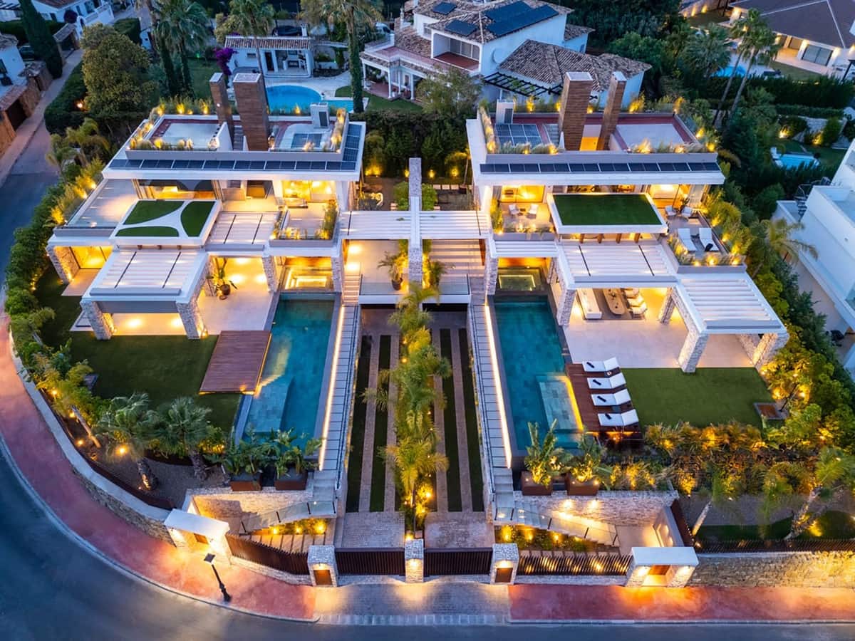 5 bedroom Villa for sale in Nueva Andalucia - € 6,950,000 (Ref: 9472375)