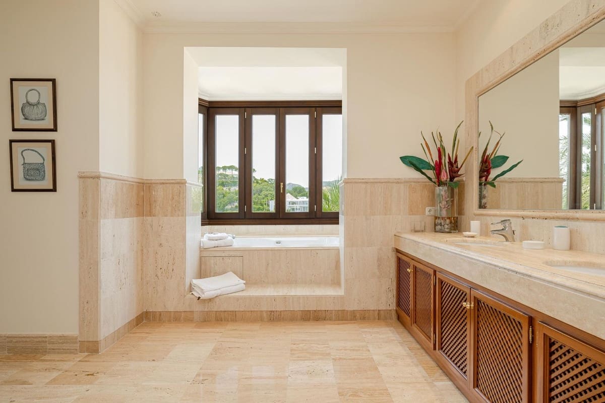 7 bedroom Villa for sale in La Zagaleta with pool garage - € 5,950,000 (Ref: 9472385)