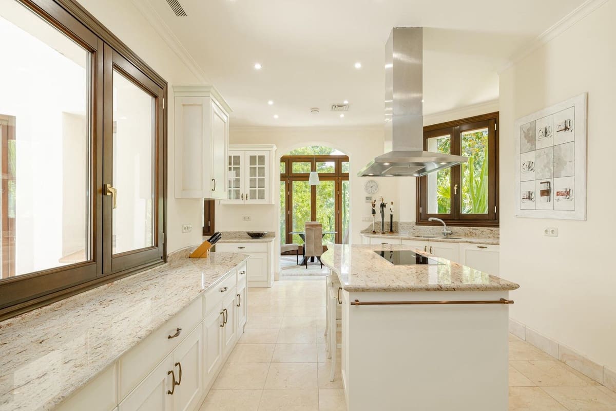 7 bedroom Villa for sale in La Zagaleta with pool garage - € 5,950,000 (Ref: 9472385)