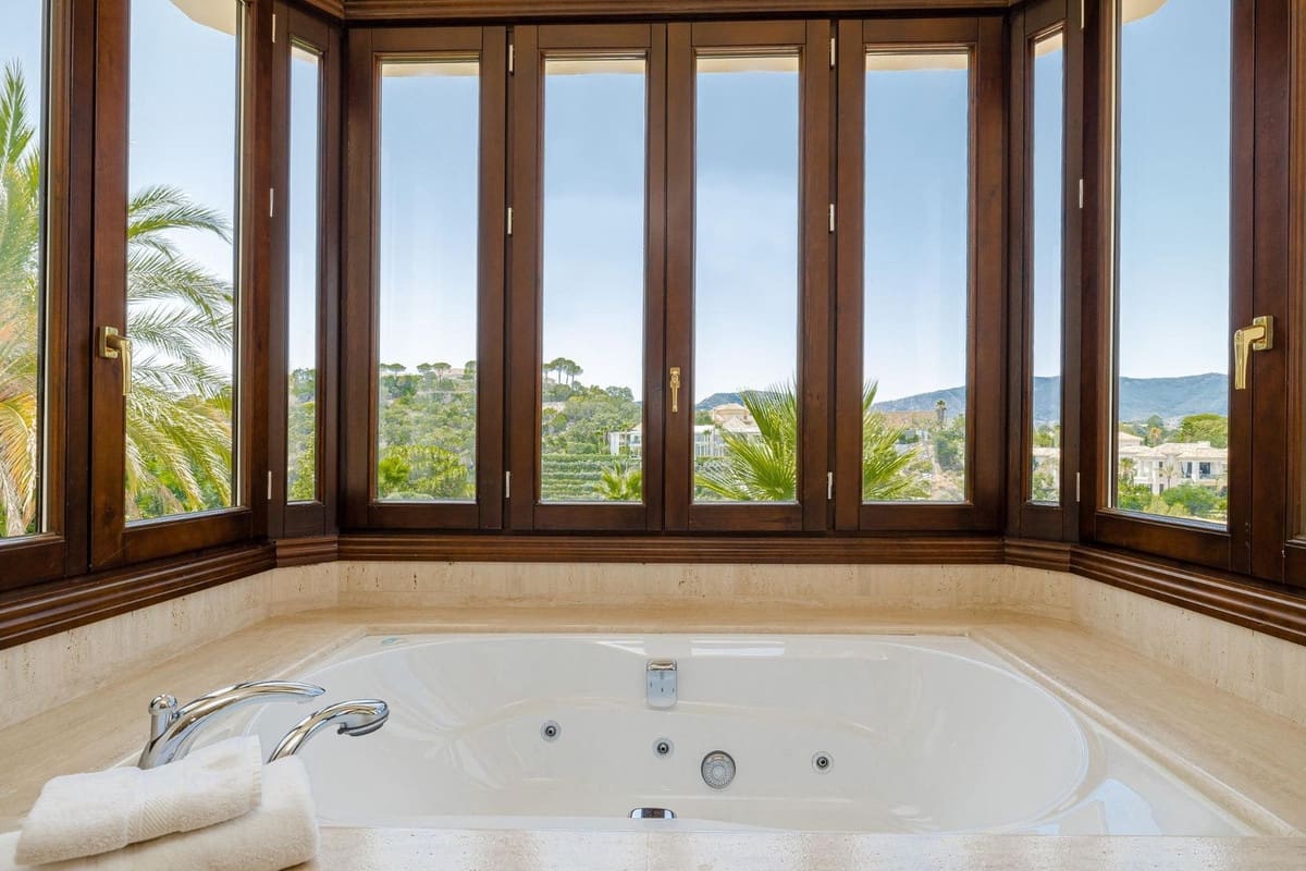 7 bedroom Villa for sale in La Zagaleta with pool garage - € 5,950,000 (Ref: 9472385)