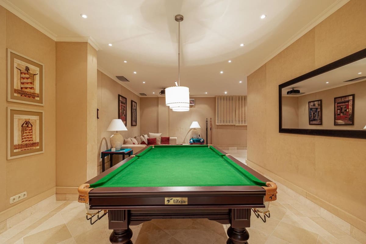 7 bedroom Villa for sale in La Zagaleta with pool garage - € 5,950,000 (Ref: 9472385)