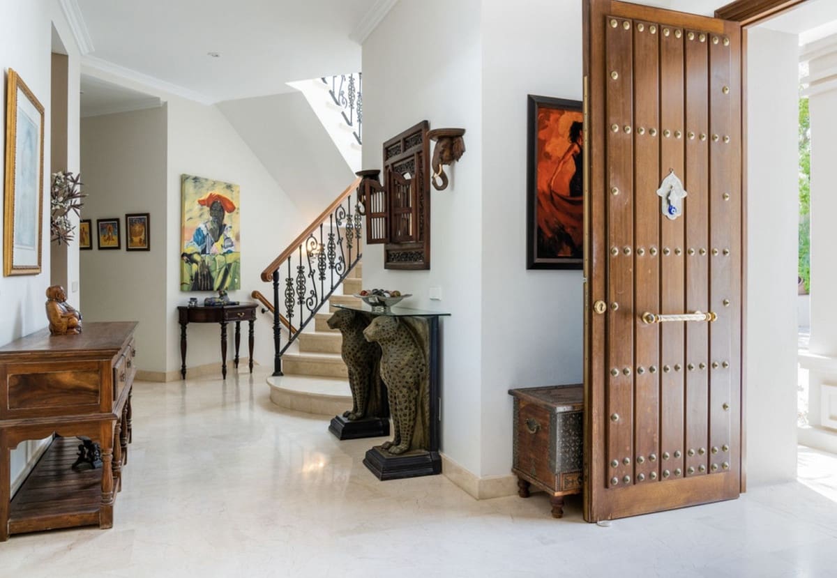 7 bedroom Villa for sale in Nueva Andalucia with pool garage - € 5,595,000 (Ref: 9472390)