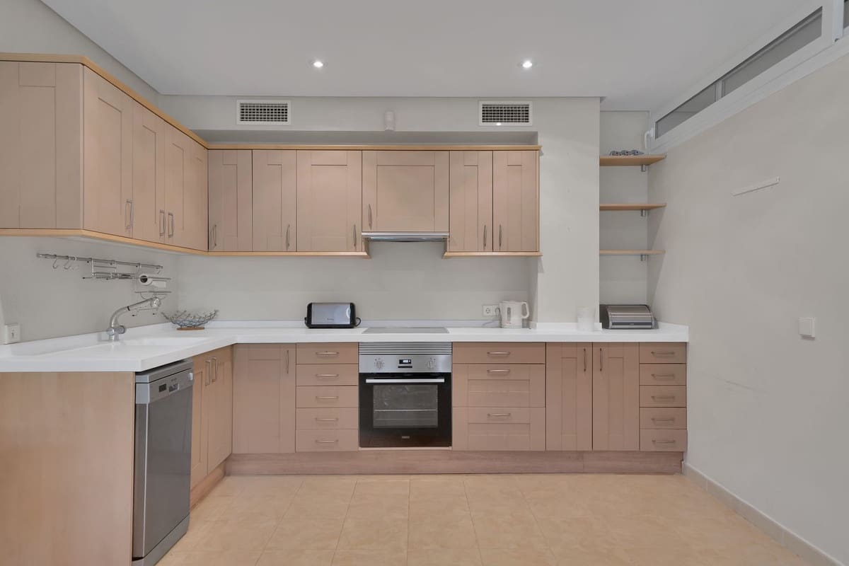 7 bedroom Villa for sale in Nueva Andalucia with pool garage - € 5,595,000 (Ref: 9472390)