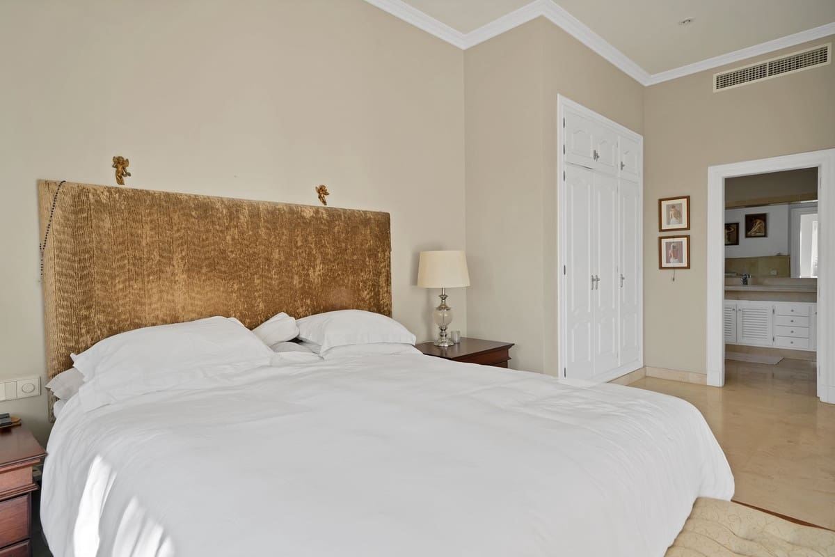 7 bedroom Villa for sale in Nueva Andalucia with pool garage - € 5,595,000 (Ref: 9472390)