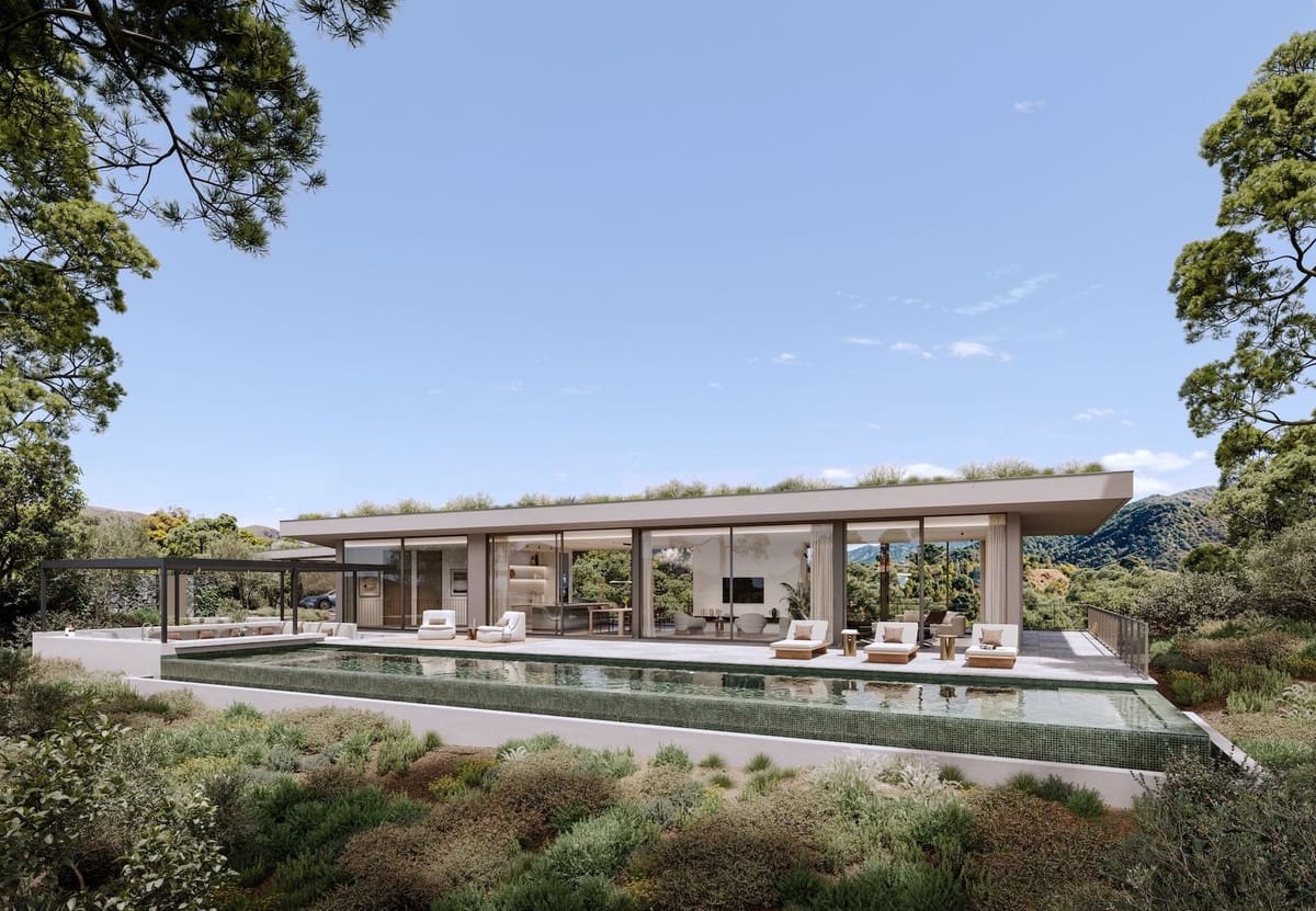 5 bedroom Villa for sale in Benahavis - € 4,400,000 (Ref: 9472401)