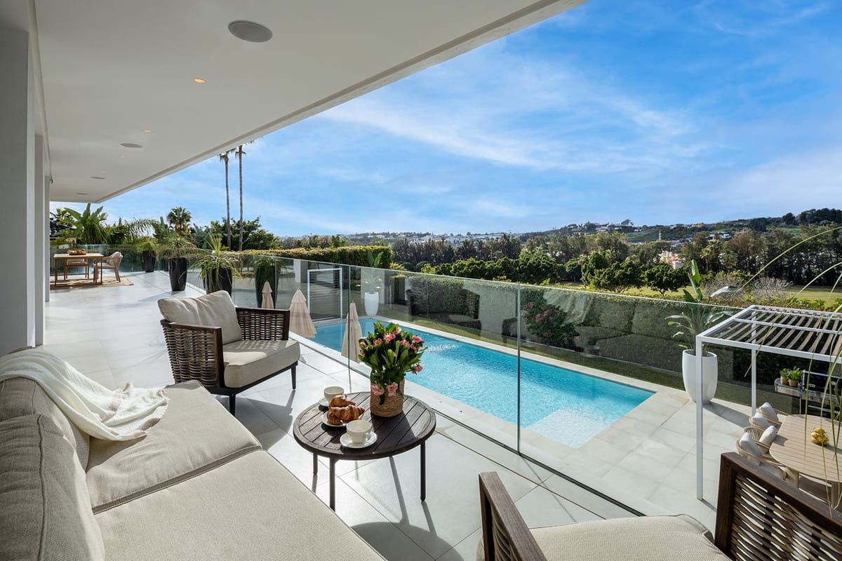 6 bedroom Villa for sale in Nueva Andalucia - € 3,995,000 (Ref: 9472403)