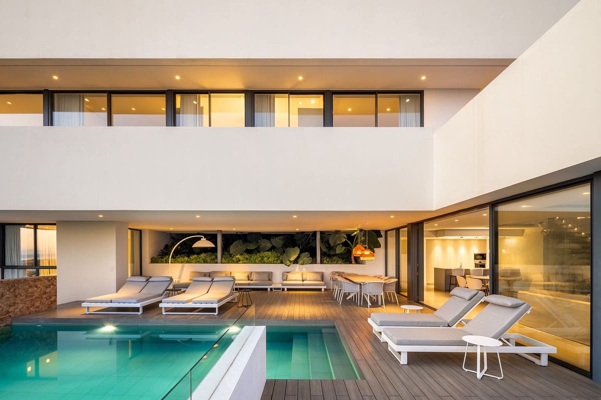 4 bedroom Villa for sale in Benahavis - € 3,995,000 (Ref: 9472405)