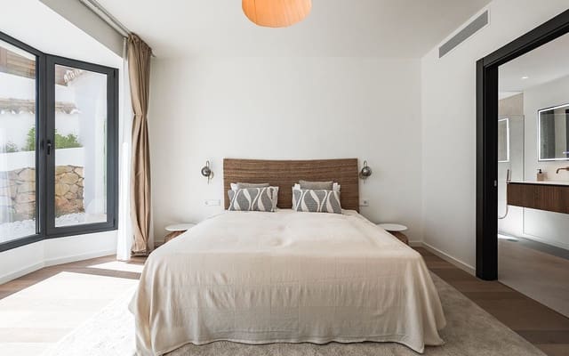 5 soveværelse Villa til salg i El Madroñal, Benahavís - € 3.985.000 (Ref: 9472406)