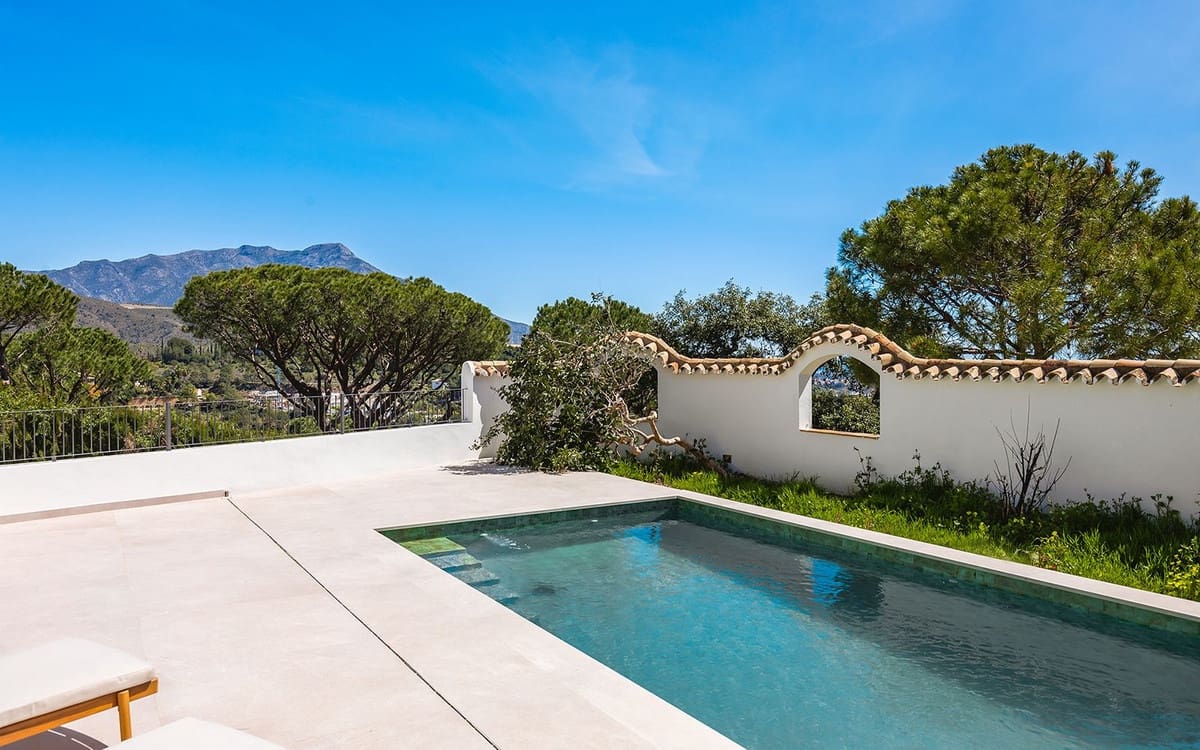 5 bedroom Villa for sale in El Madronal - € 3,985,000 (Ref: 9472406)