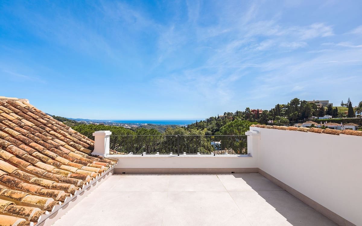 5 bedroom Villa for sale in El Madronal - € 3,985,000 (Ref: 9472406)