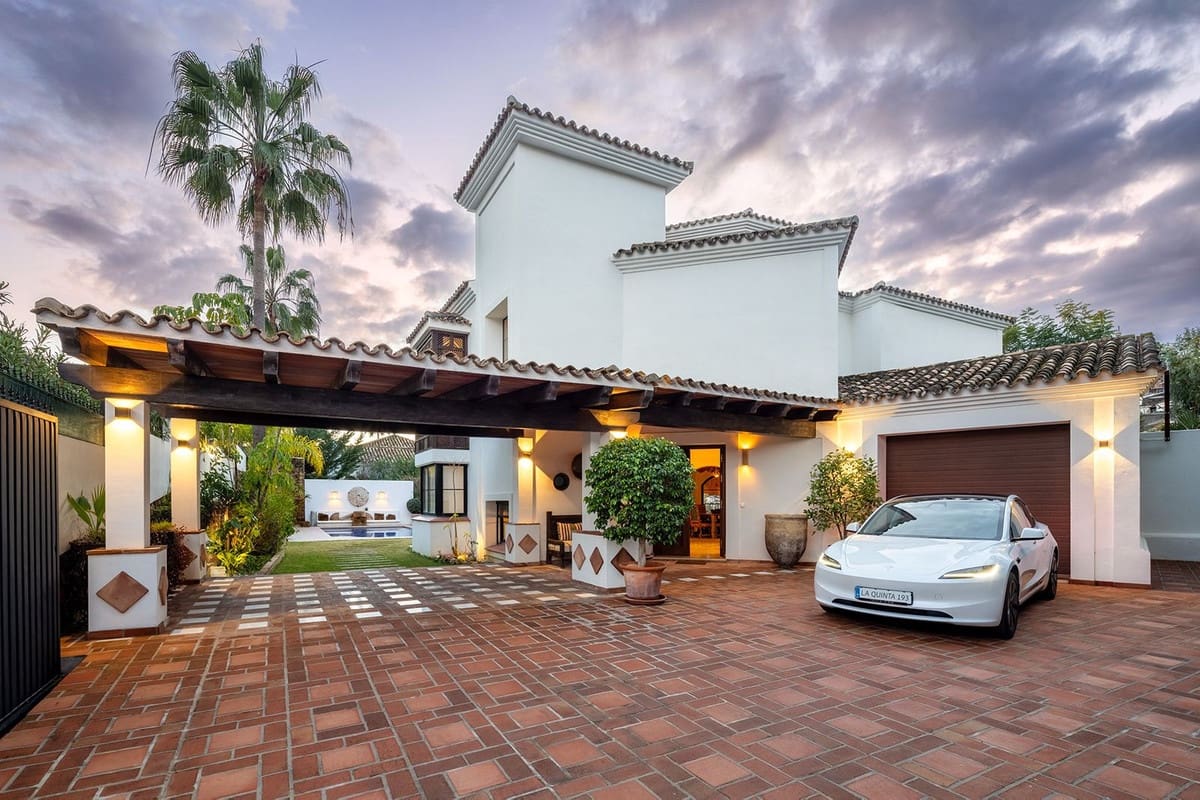 4 bedroom Villa for sale in La Quinta - € 2,950,000 (Ref: 9472411)