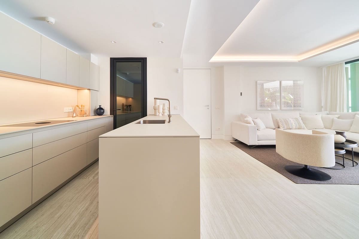 Apartamento de 3 habitaciones en Estepona en venta - 2.949.000 € (Ref: 9472413)