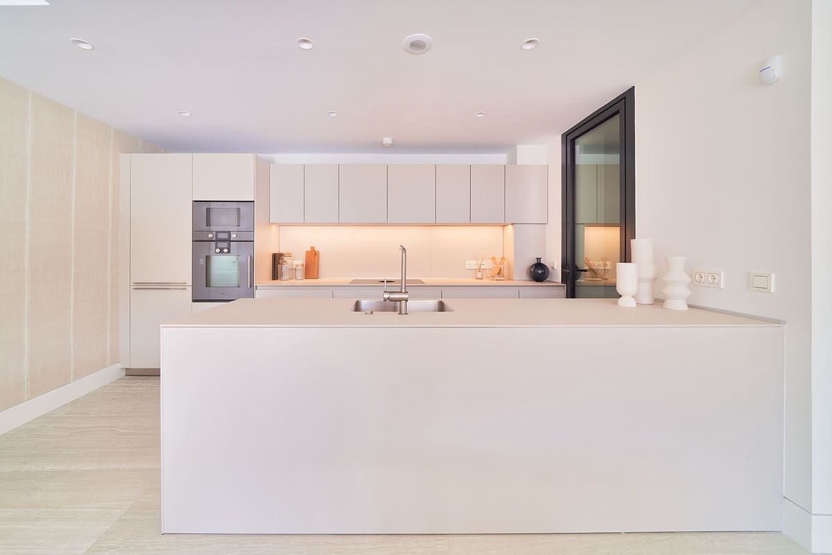 Apartamento de 3 habitaciones en Estepona en venta - 2.949.000 € (Ref: 9472413)