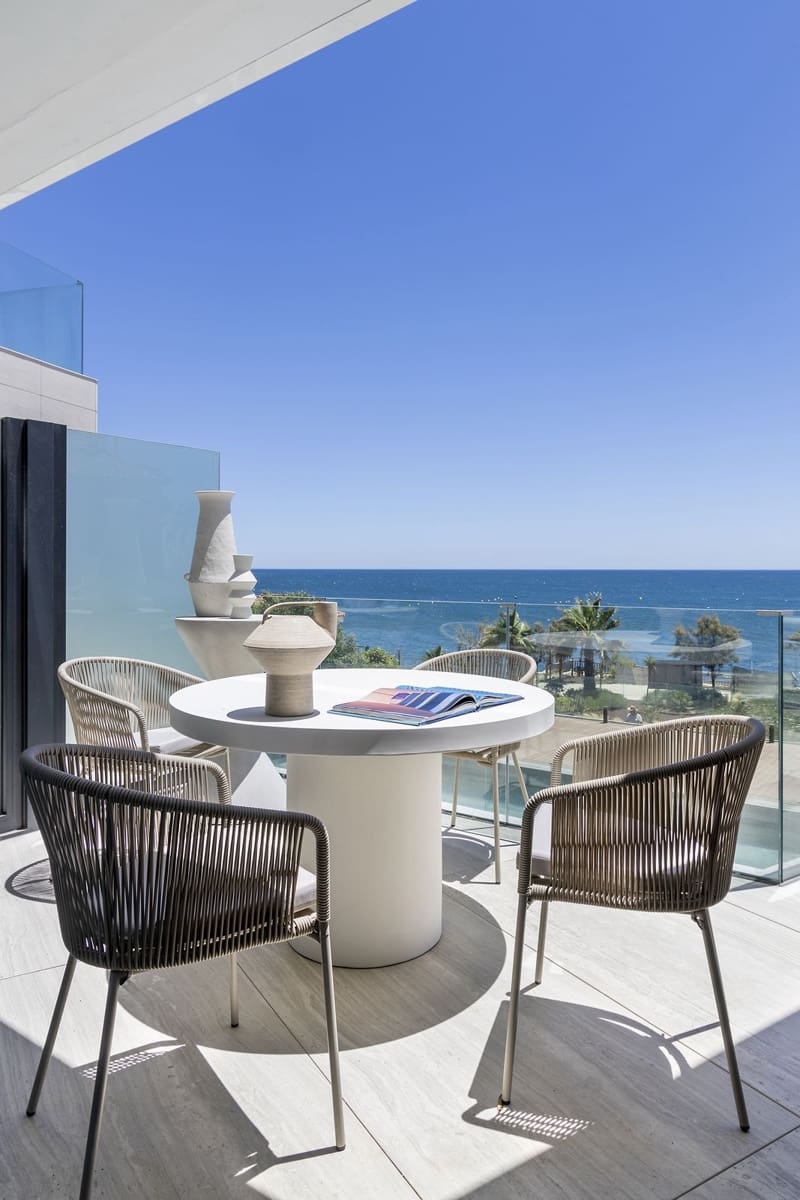 Apartamento de 3 habitaciones en Estepona en venta - 2.949.000 € (Ref: 9472413)