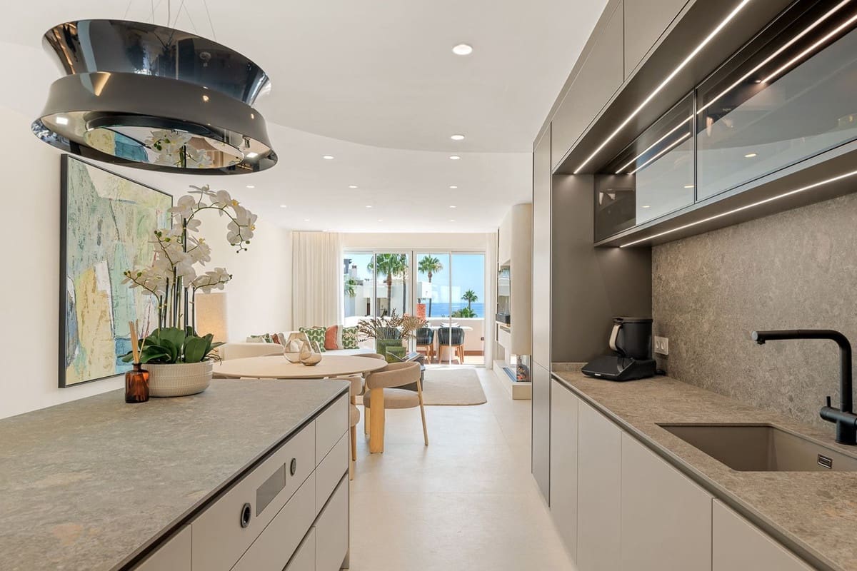 3 bedroom Penthouse for sale in New Golden Mile - € 2,695,000 (Ref: 9472416)