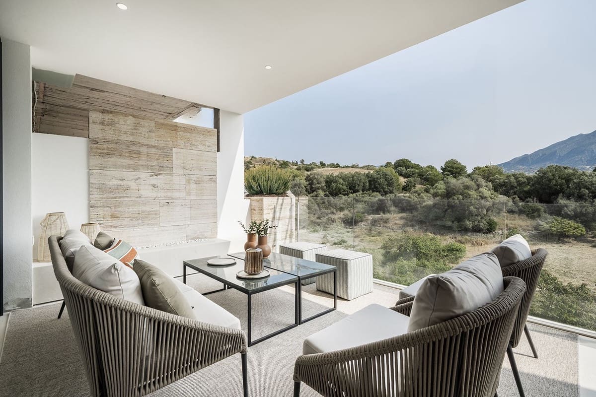 3 bedroom Penthouse for sale in Nueva Andalucia - € 2,630,000 (Ref: 9472417)