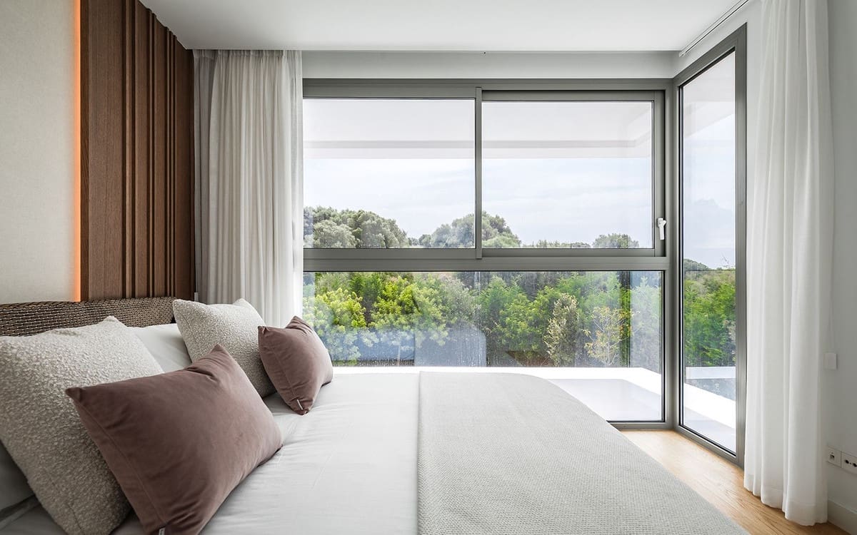 5 bedroom Villa for sale in El Paraiso - € 2,495,000 (Ref: 9472418)