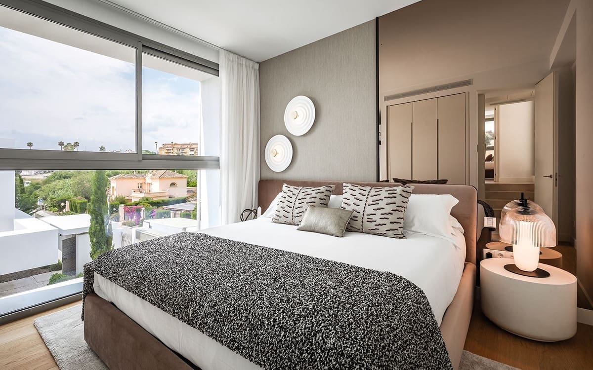 5 bedroom Villa for sale in El Paraiso - € 2,495,000 (Ref: 9472418)