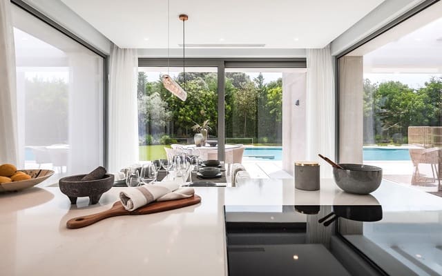 Chalet de 5 habitaciones en El Paraiso, Estepona en venta - 2.495.000 € (Ref: 9472418)