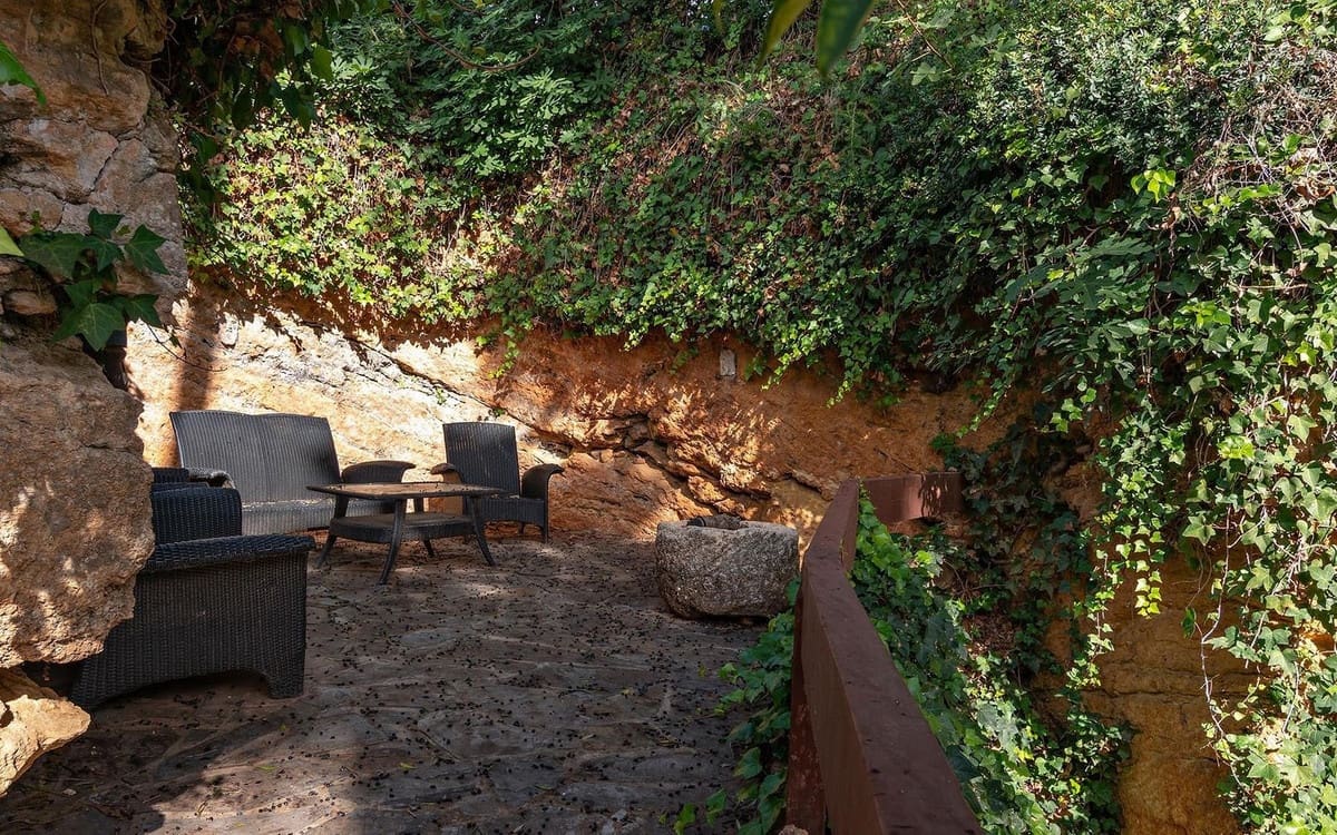 6 bedroom Villa for sale in Sotogrande with pool garage - € 1,850,000 (Ref: 9472433)