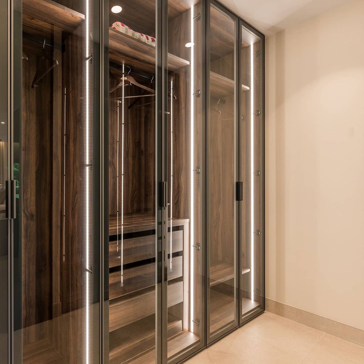 3 bedroom Apartment for sale in New Golden Mile - € 1,825,000 (Ref: 9472434)