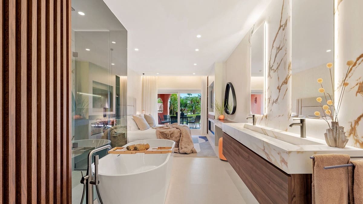 3 bedroom Apartment for sale in New Golden Mile - € 1,825,000 (Ref: 9472434)