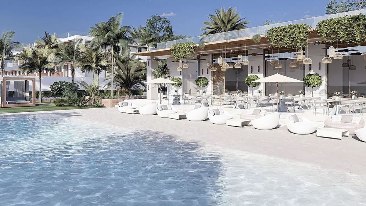 4 bedroom Apartment for sale in Nueva Andalucia - € 1,099,000 (Ref: 9472475)