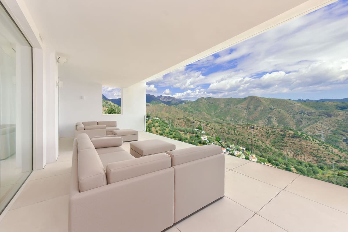 5 bedroom Apartment for sale in Ojen - € 1,074,000 (Ref: 9472476)