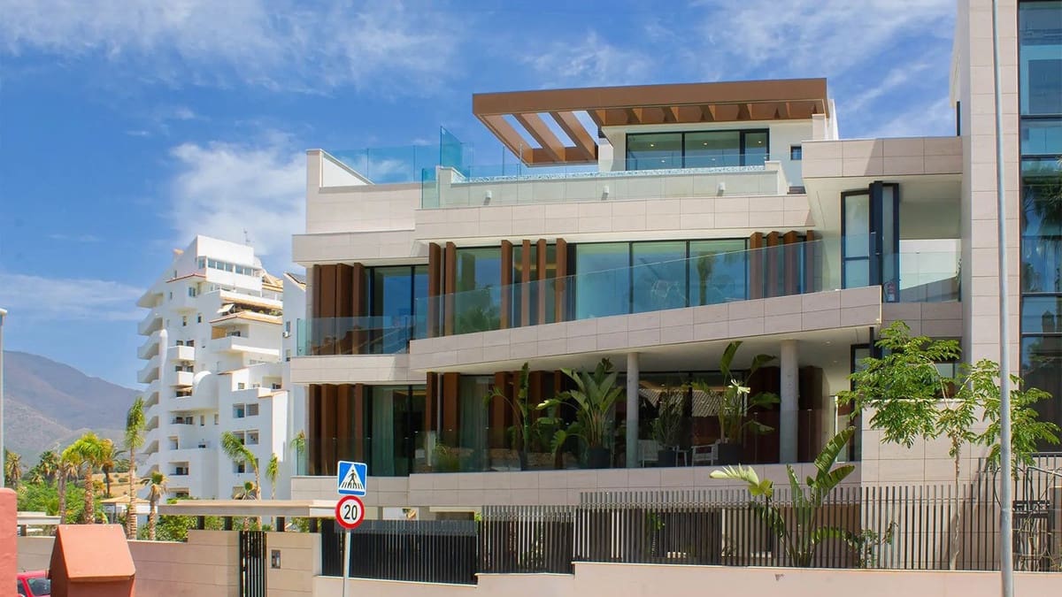 2 bedroom Apartment for sale in Estepona - € 994,000 (Ref: 9472485)