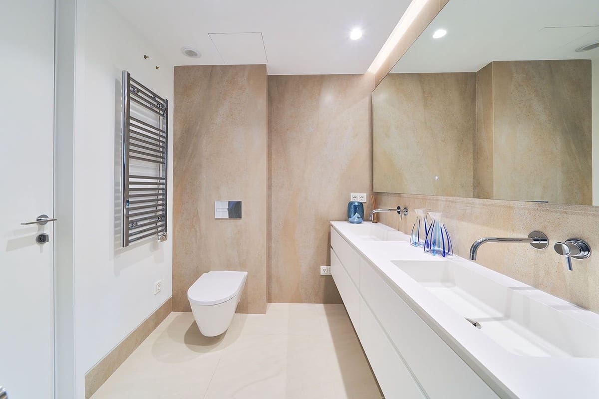 2 bedroom Apartment for sale in Estepona - € 994,000 (Ref: 9472485)