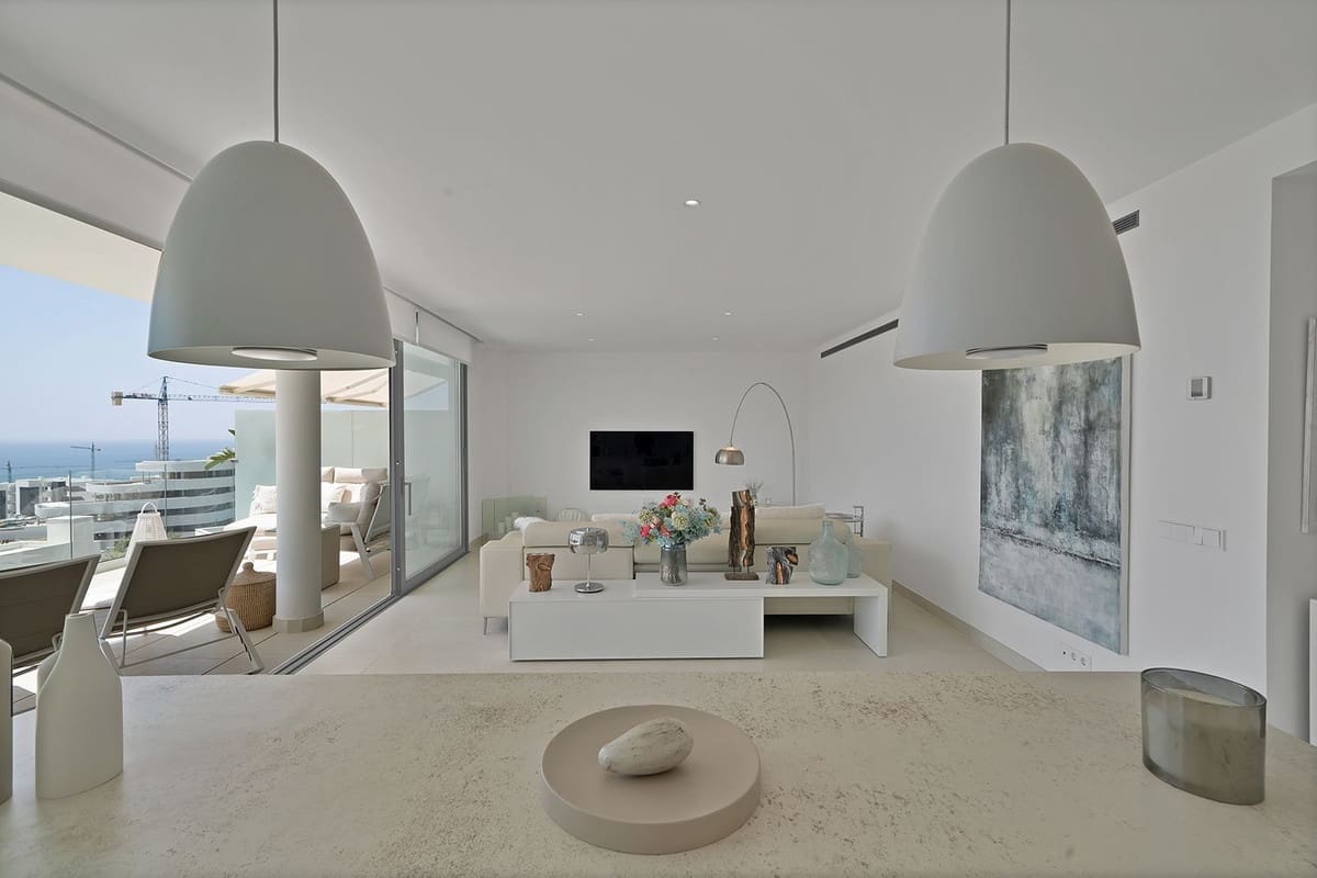 2 bedroom Apartment for sale in Fuengirola with pool garage - € 699,000 (Ref: 9472492)