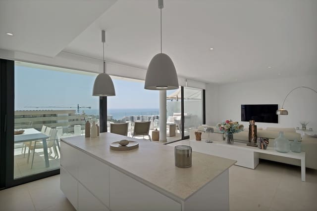 2 bedroom Apartment for sale in Fuengirola with pool garage - € 699,000 (Ref: 9472492)