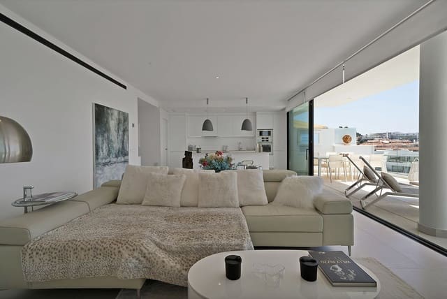 2 bedroom Apartment for sale in Fuengirola with pool garage - € 699,000 (Ref: 9472492)