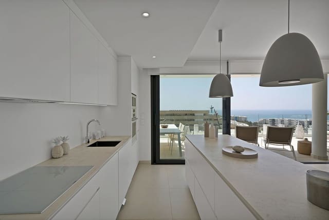 2 bedroom Apartment for sale in Fuengirola with pool garage - € 699,000 (Ref: 9472492)