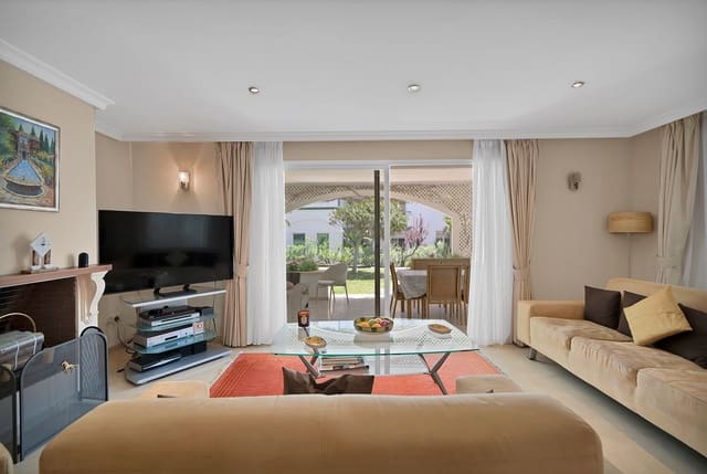 2 camera da letto Appartamento in vendita in New Golden Mile, Estepona con piscina garage - 625.000 € (Rif: 9472505)