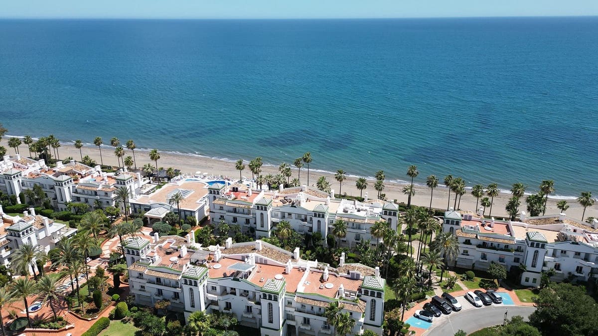 Apartamento de 2 habitaciones en New Golden Mile en venta con piscina garaje - 625.000 € (Ref: 9472505)