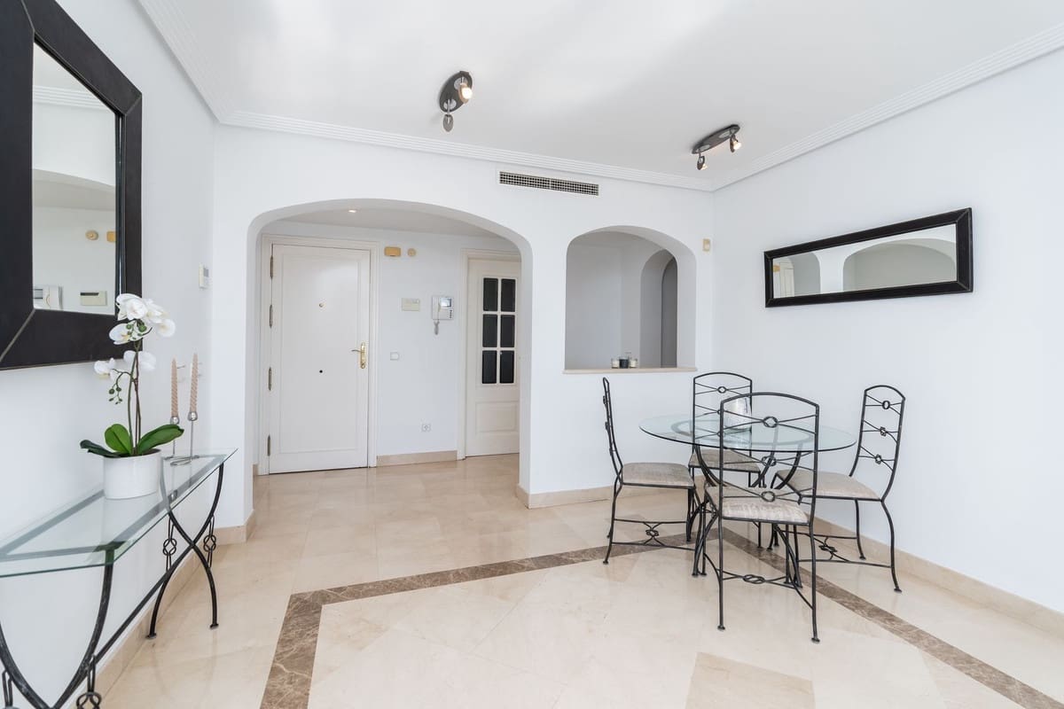 2 bedroom Apartment for sale in Los Arqueros with pool garage - € 465,000 (Ref: 9472509)