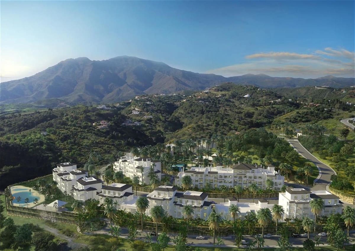 3 bedroom Apartment for sale in Estepona - € 846,000 (Ref: 9472522)