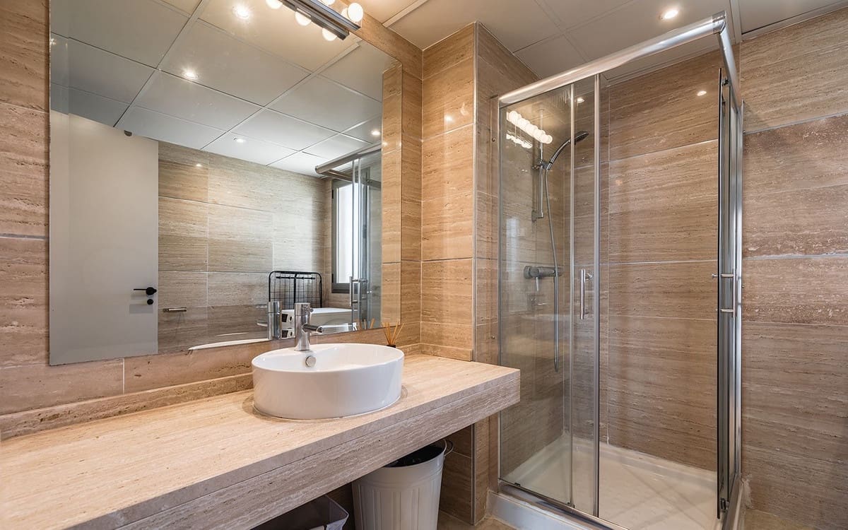 2 bedroom Penthouse for sale in Benahavis - € 795,000 (Ref: 9472538)