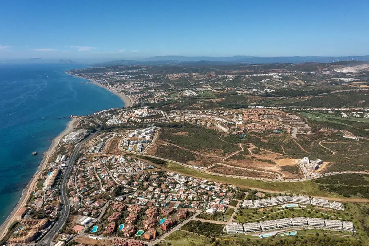 2 bedroom Apartment for sale in Estepona - € 568,150 (Ref: 9472611)