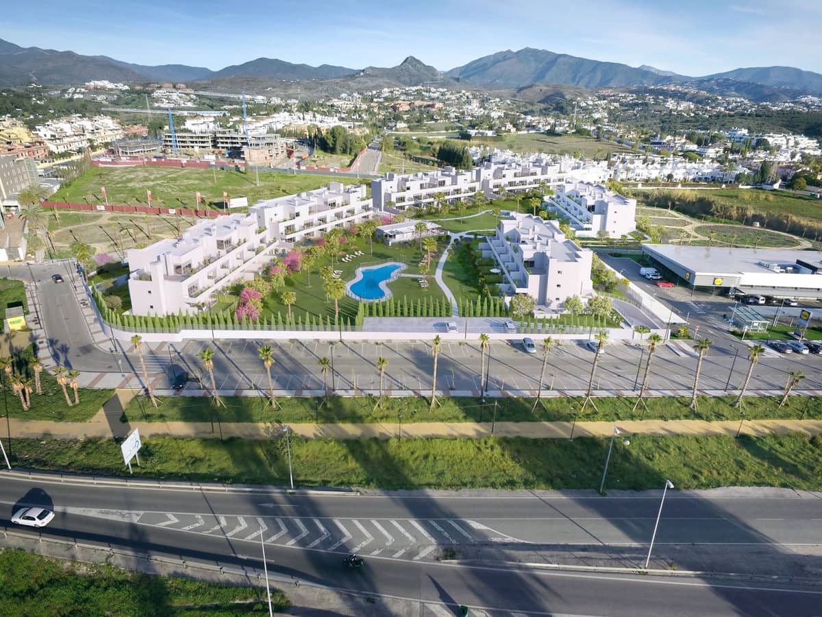 3 bedroom Apartment for sale in Estepona - € 537,200 (Ref: 9472623)