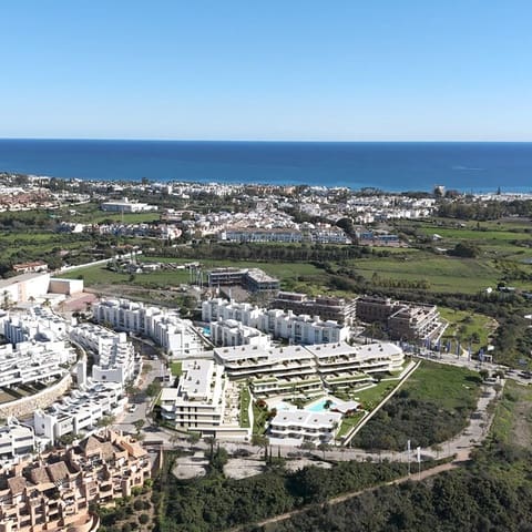 3 bedroom Apartment for sale in Cancelada, Estepona - € 441,000 (Ref: 9472672)