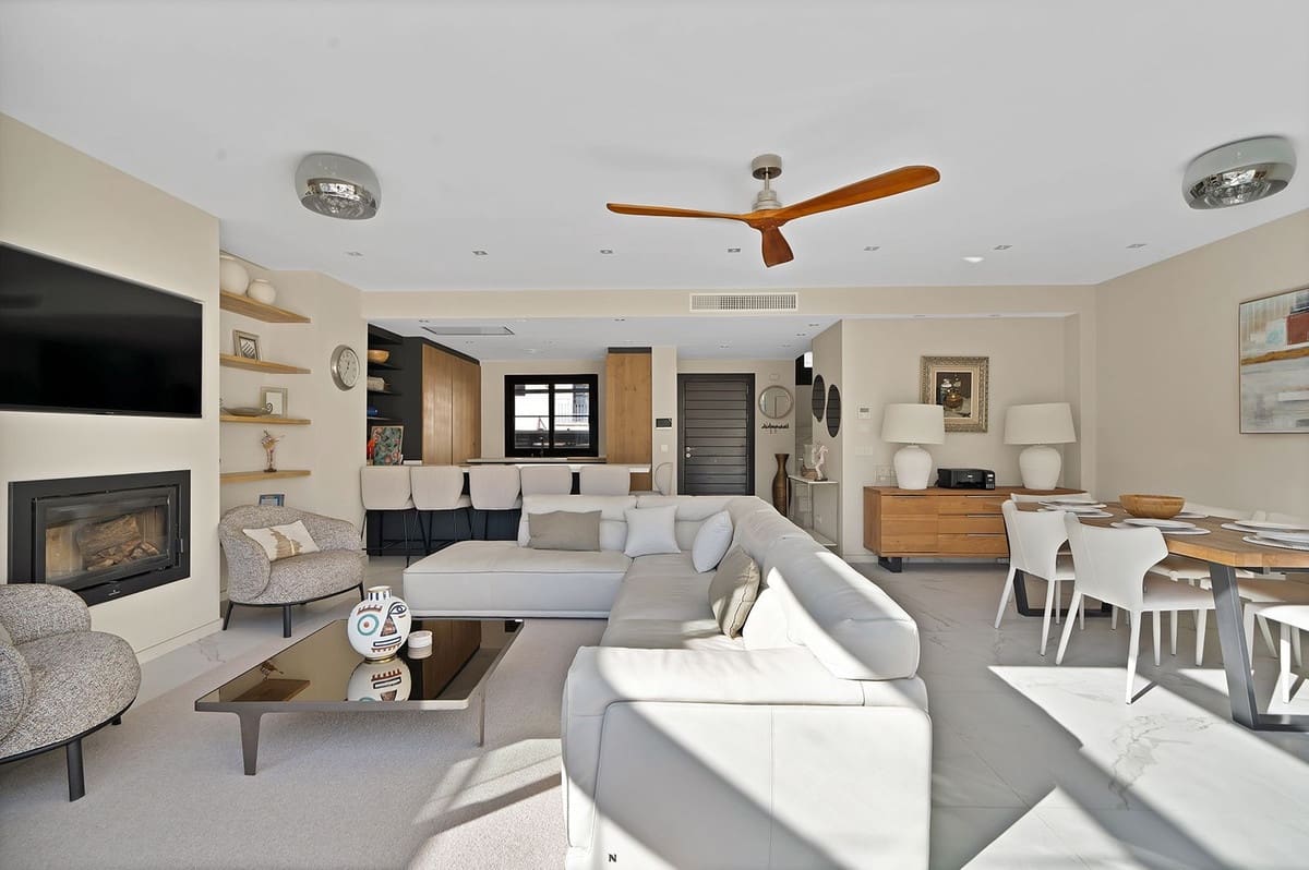 5 bedroom Townhouse for sale in Benahavis with pool garage - € 729,000 (Ref: 9472723)